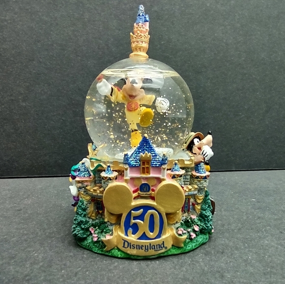 Disney Mickey Mouse & Friends "50th Anniversary Disneyland" 2005 Snow Globe - Picture 7 of 16